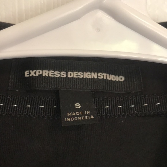 Express button up black top small - Picture 4 of 6